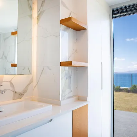 Azure Heaven Vila *