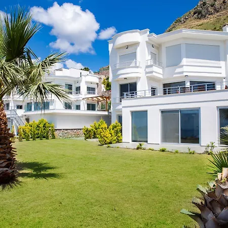 Azure Heaven Vila