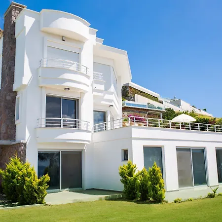 Azure Heaven Vila *