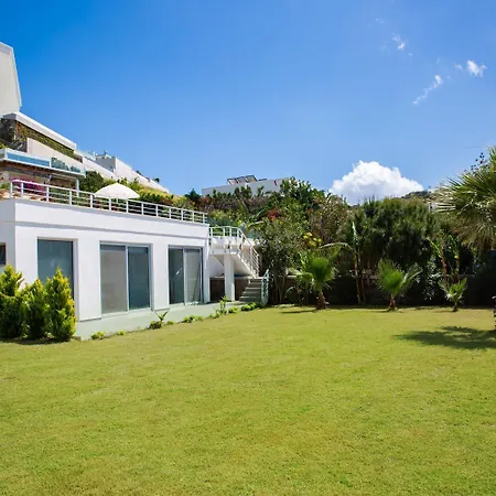 Villa Azure Heaven Karabag