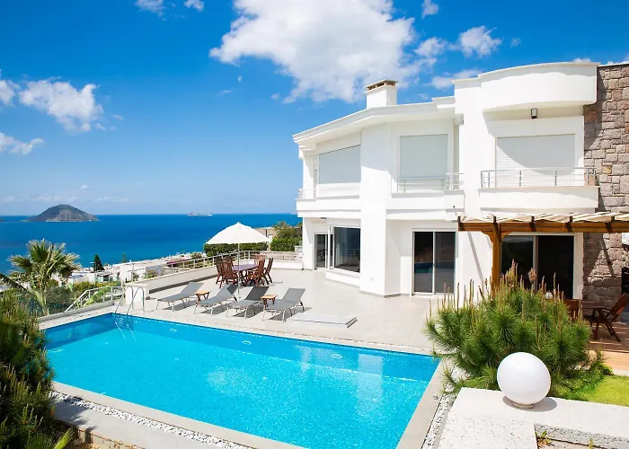 Azure Heaven Villa *